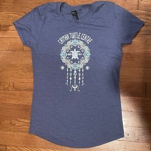 Cayman Island Turtle Centre T shirt small